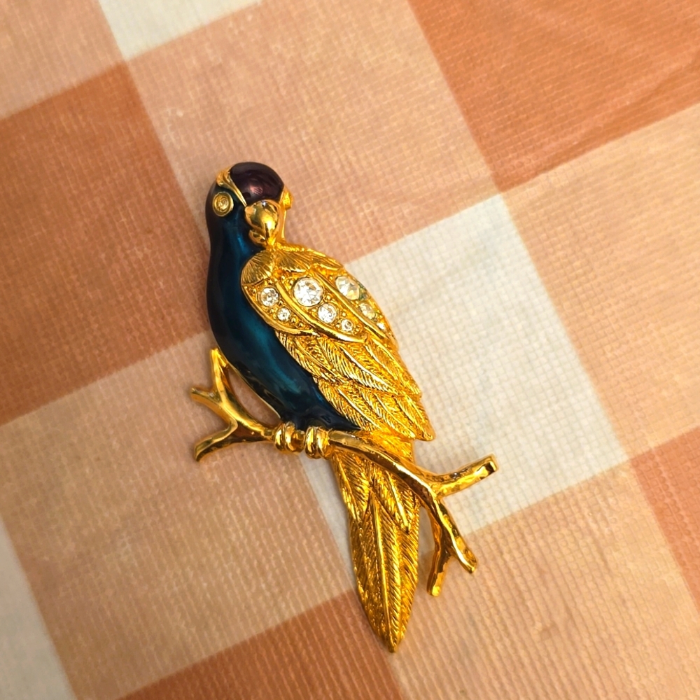 Parrot Pin